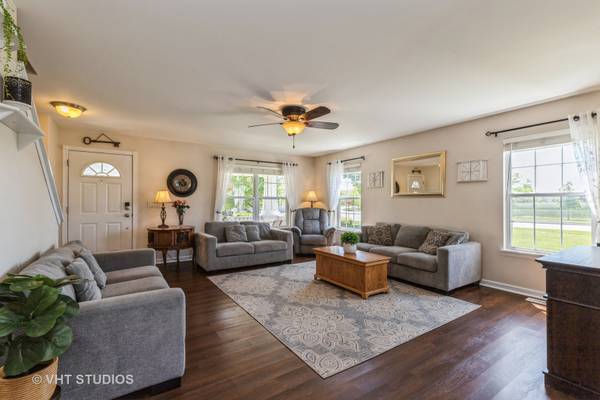 Antioch, IL 60002,1255 Kathleen DR