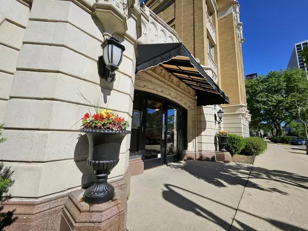 4240 N Clarendon AVE #414N,  Chicago,  IL 60613