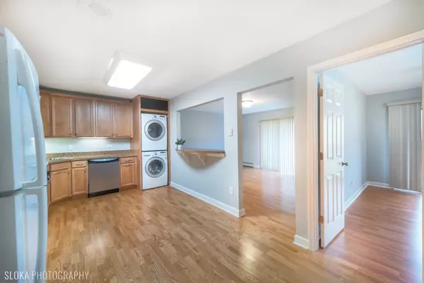 Fox River Grove, IL 60021,300 Opatrny DR #205