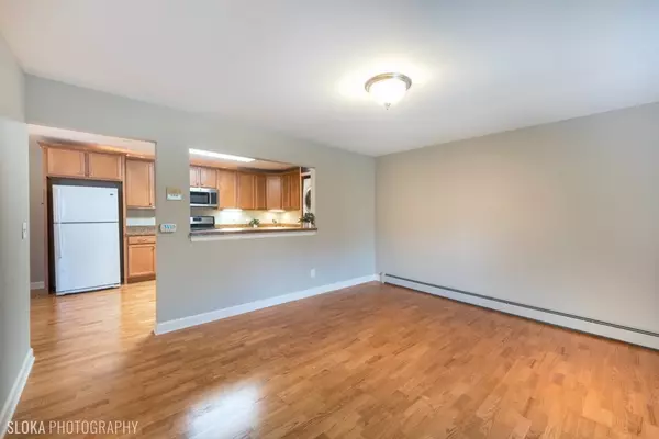 Fox River Grove, IL 60021,300 Opatrny DR #205