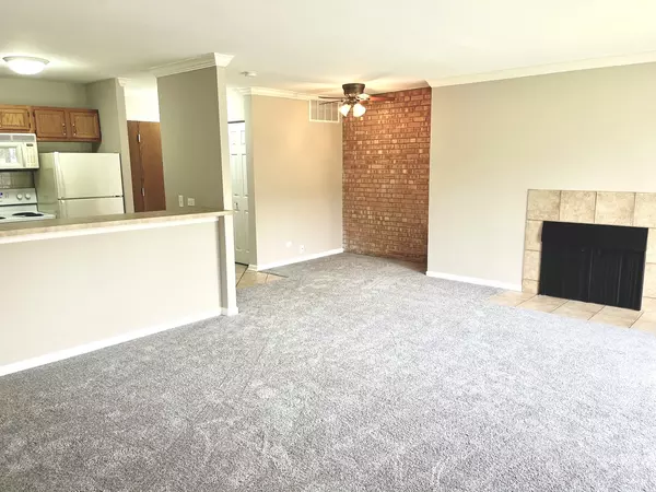 Lisle, IL 60532,Address not disclosed