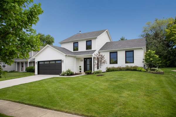 421 Tebay PL, Schaumburg, IL 60194