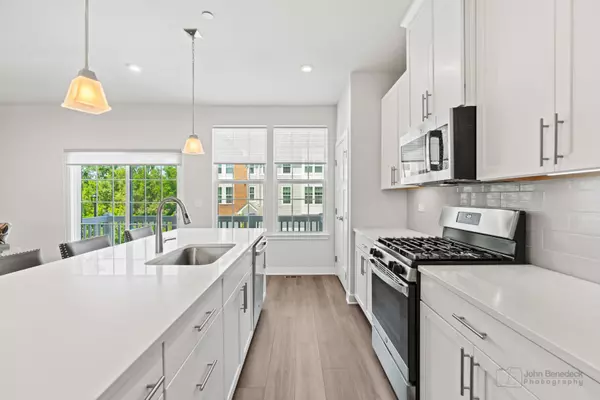 Lake Zurich, IL 60047,195 Canterbury WAY