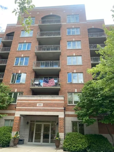 410 S Western AVE #204, Des Plaines, IL 60016