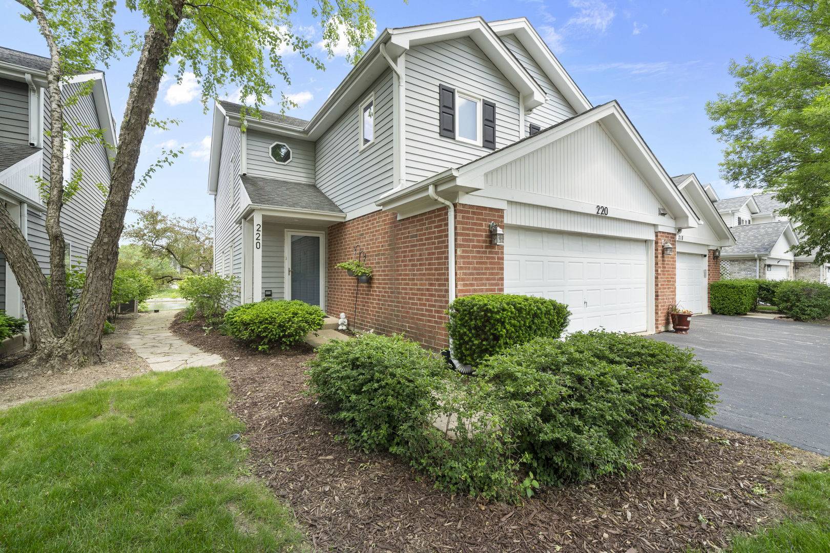 220 Carlisle AVE,  Westmont,  IL 60559