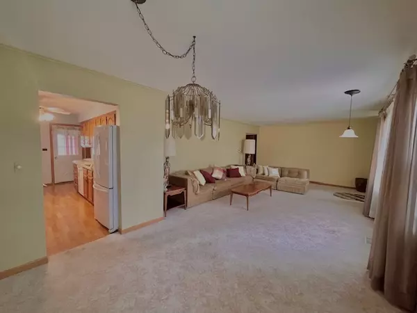 Hoffman Estates, IL 60169,238 E Berkley LN