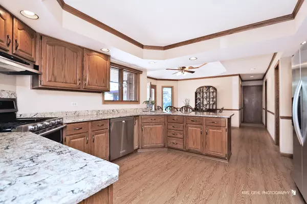 Barrington, IL 60010,115 S Palm DR