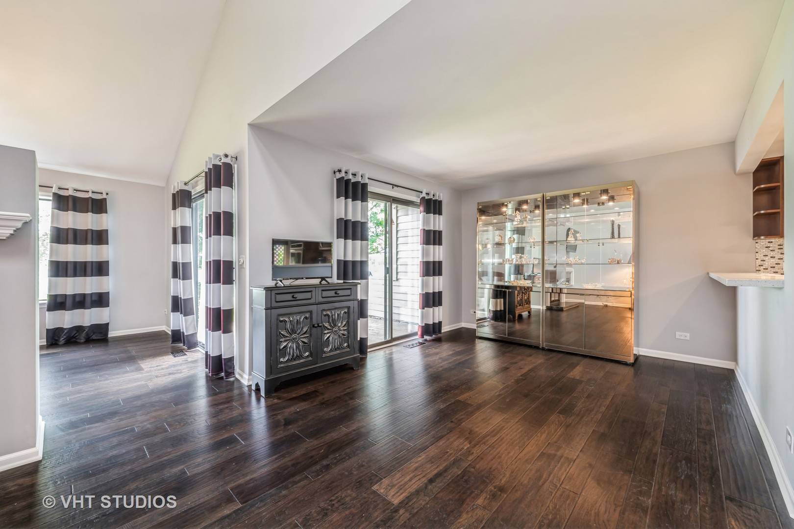 Lake Barrington, IL 60010,689 Woodbridge CT #826