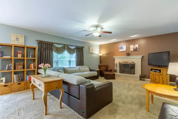 5 Highmeadow CT Algonquin, IL 60102