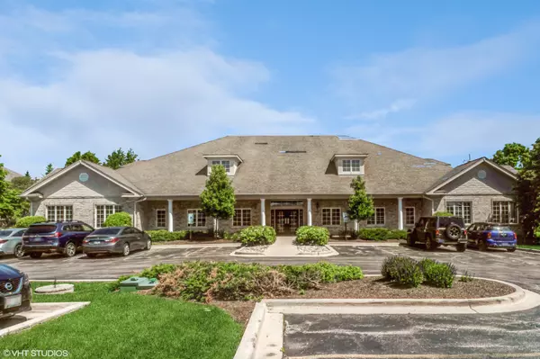 3 Executive CT #4, South Barrington, IL 60010