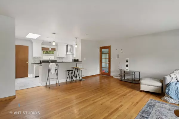 Glen Ellyn, IL 60137,230 Buena Vista DR