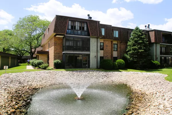 9165 North RD #C, Palos Hills, IL 60465