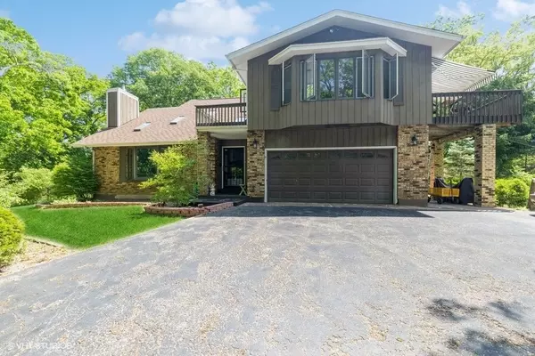 9820 Hillandale RD, Richmond, IL 60071
