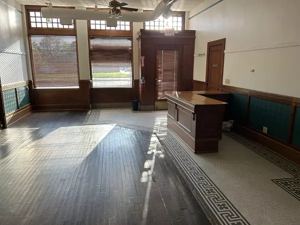 Capron, IL 61012,105 S 4th ST