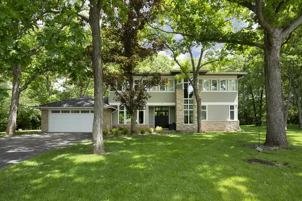 91 Elmwood LN, Lincolnshire, IL 60069
