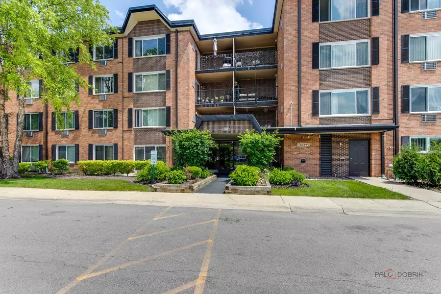 1127 S Old Wilke RD #204, Arlington Heights, IL 60005