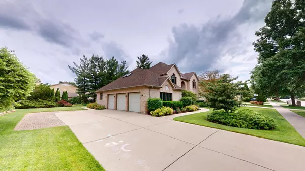 Roselle, IL 60172,409 Shagbark LN