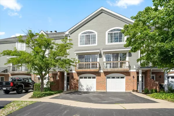 838 W Saint Johns PL, Palatine, IL 60067