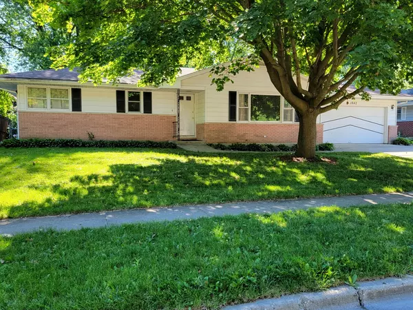 1842 Park AVE, Sycamore, IL 60178