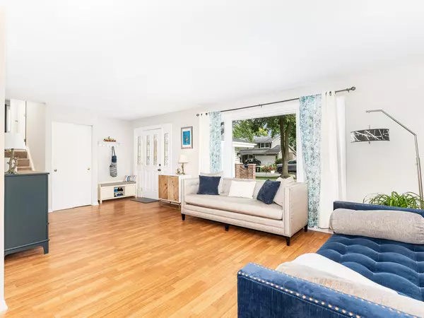 Naperville, IL 60540,6S176 Country DR