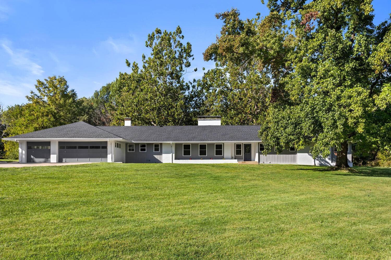 Mahomet, IL 61853,1015 Forestview DR