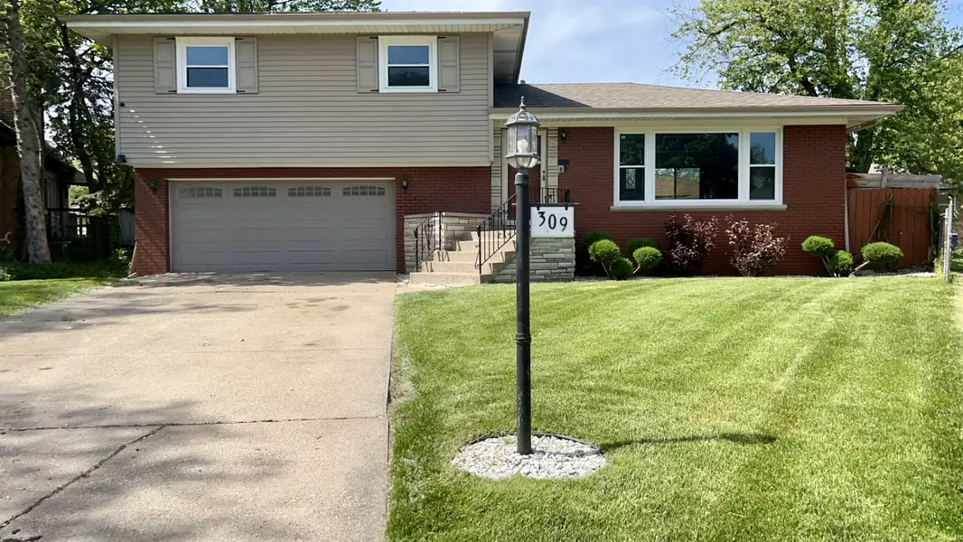 309 Streamside DR, Harvey, IL 60426