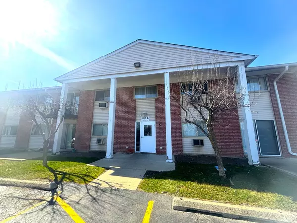 703 E Fullerton AVE #202, Glendale Heights, IL 60139