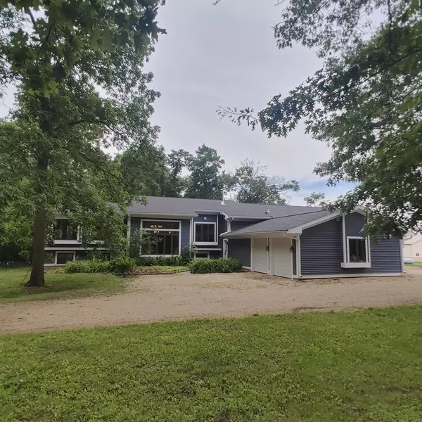 Capron, IL 61012,10799 Randall RD