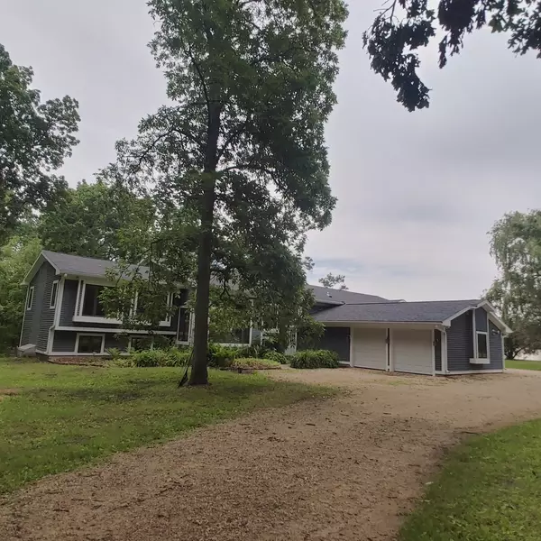 Capron, IL 61012,10799 Randall RD