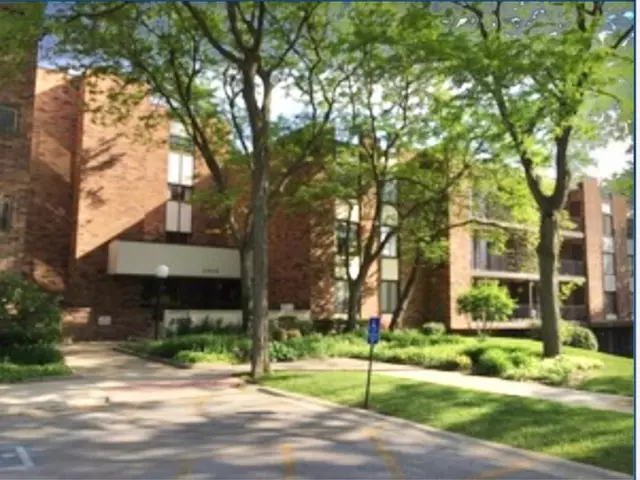 3505 Lakeview DR #301, Hazel Crest, IL 60429