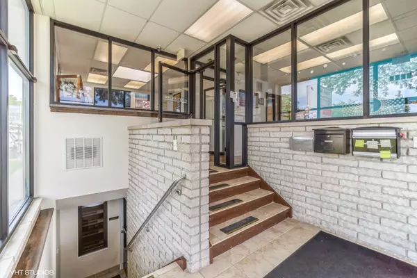 Skokie, IL 60076,3425 Dempster ST