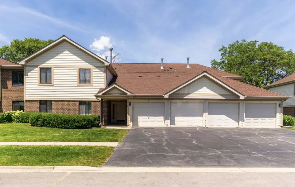 912 E KINGS ROW #5, Palatine, IL 60074