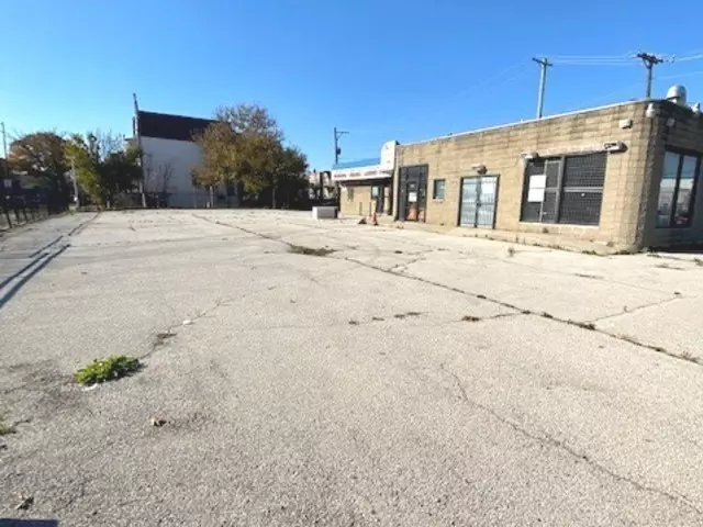 Chicago, IL 60624,100 N Kedzie AVE