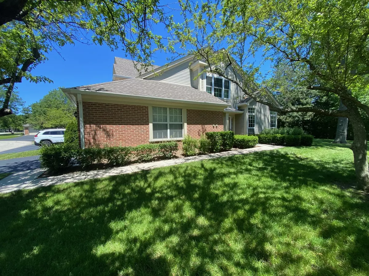 Bartlett, IL 60103,1709 Fairfax CIR #4