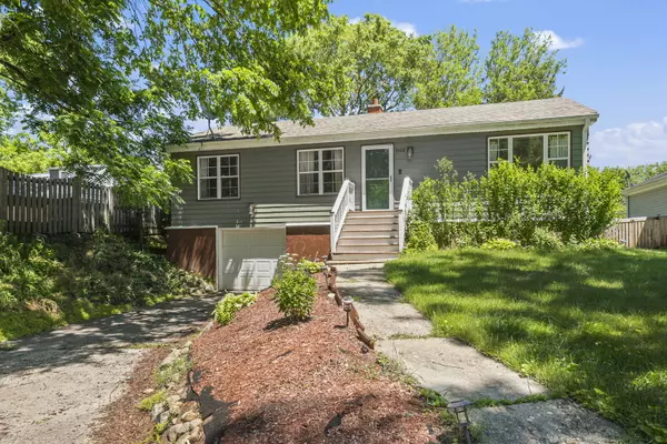 3408 Eastway DR, Island Lake, IL 60042