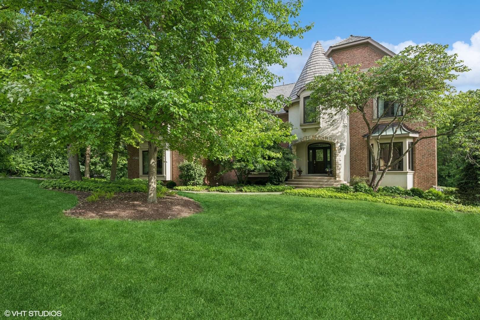 26537 Wakeview RD, Barrington, IL 60010