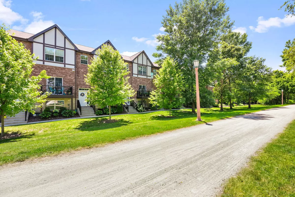 Villa Park, IL 60181,136 S Myrtle AVE