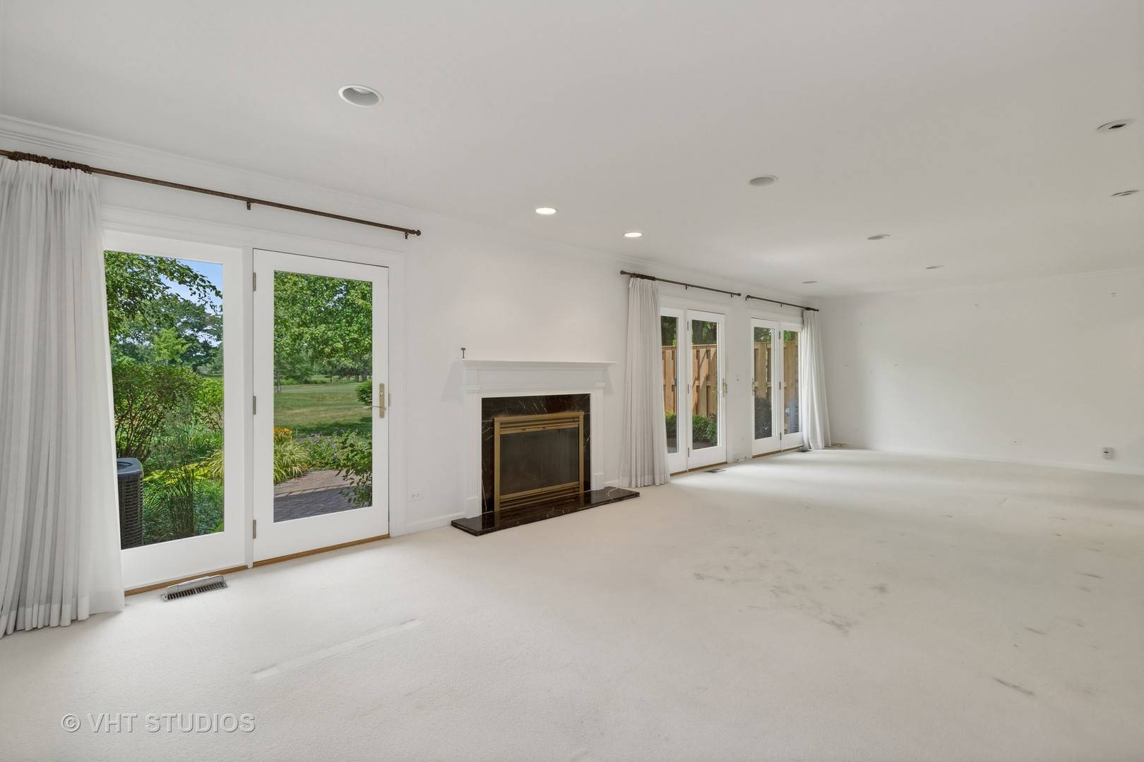 Northbrook, IL 60062,5 The Court Of Cobblestone
