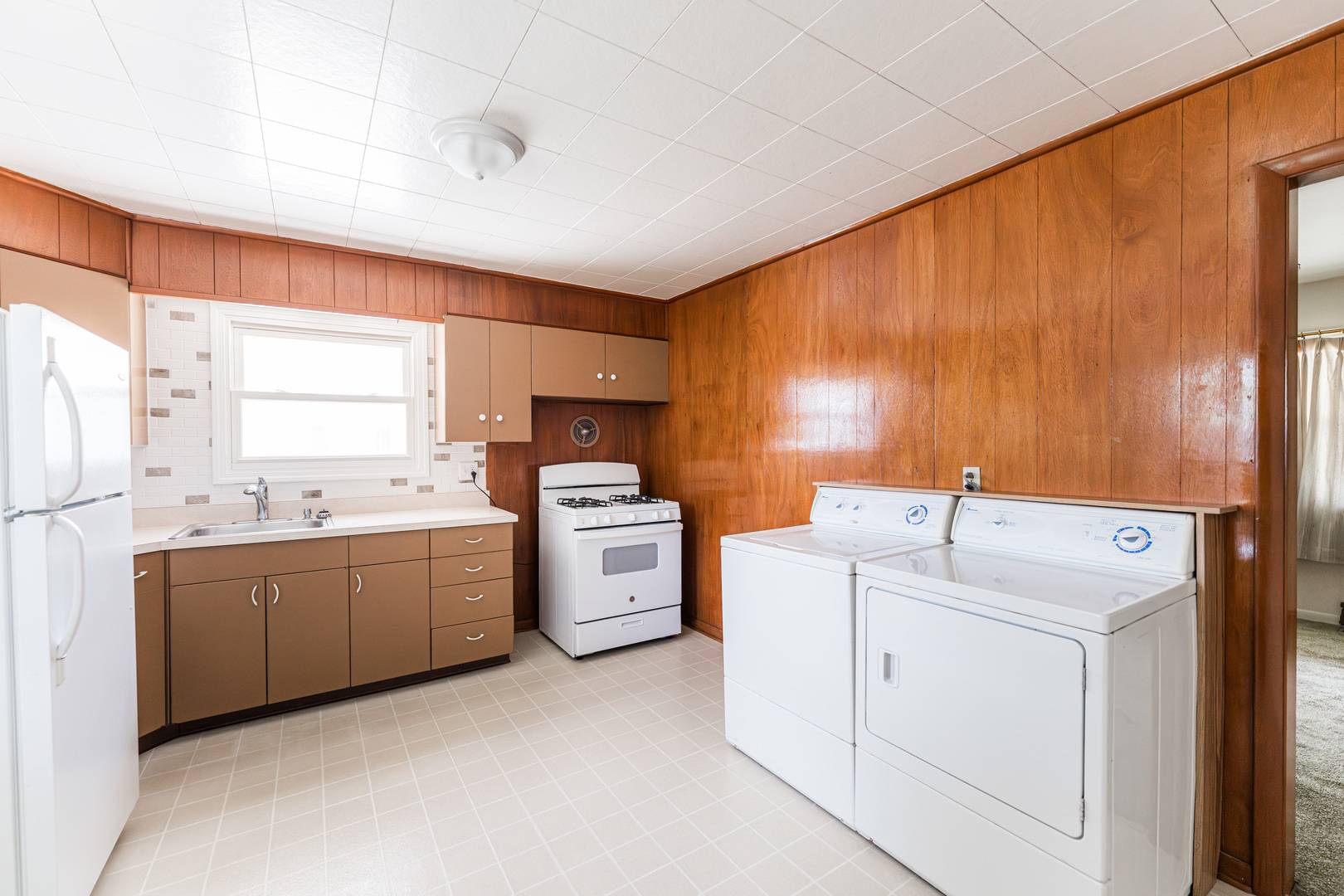 Dekalb, IL 60115,1703 Sunrise DR