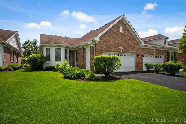 2847 Bond CIR, Naperville, IL 60563