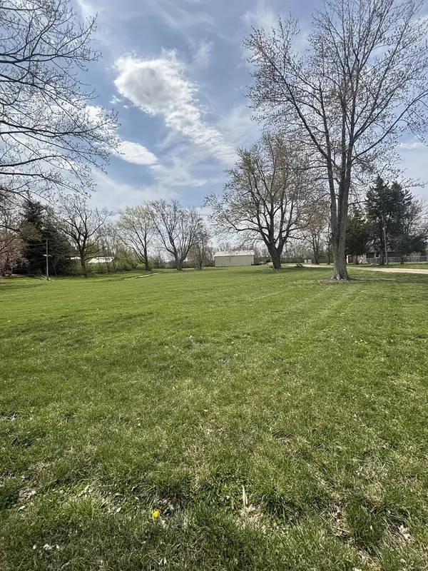 Clinton, IL 61727,2586 Church ST
