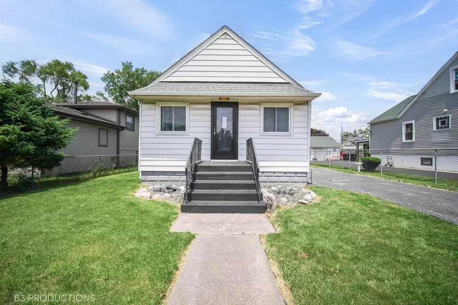 7032 W 72nd PL, Chicago, IL 60638