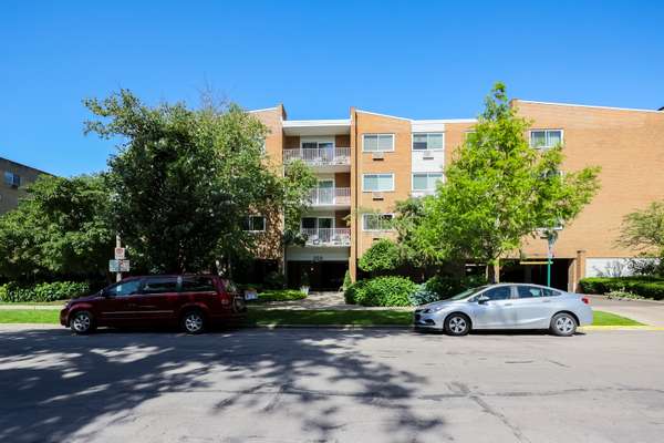 203 N Kenilworth AVE #3M, Oak Park, IL 60302