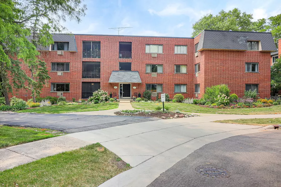 230 Duane ST #2A, Glen Ellyn, IL 60137