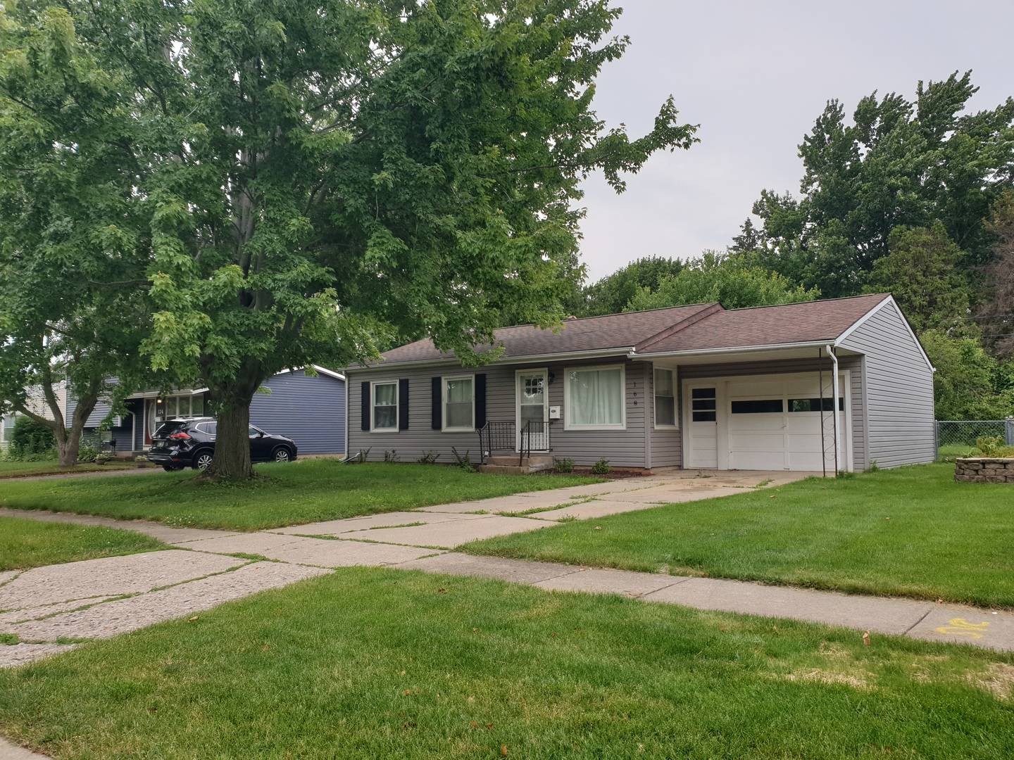 168 Terry CT, Woodstock, IL 60098