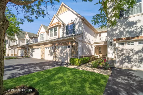 427 W SHADOW CREEK DR,  Vernon Hills,  IL 60061