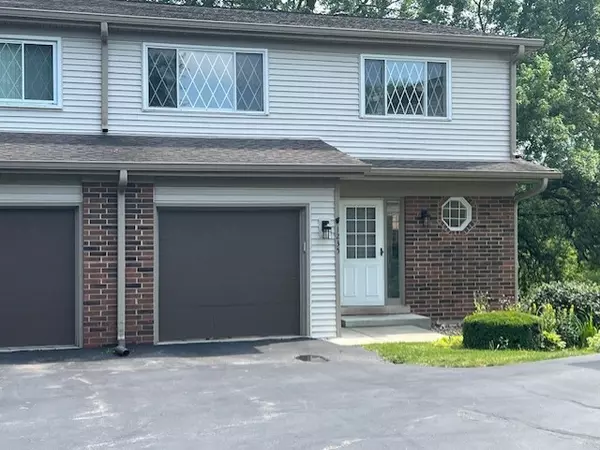 1235 Briarwood LN, Libertyville, IL 60048