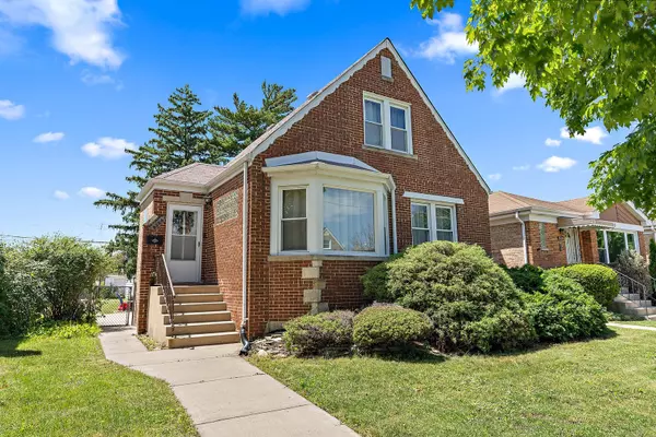 5304 N Moody AVE, Chicago, IL 60630