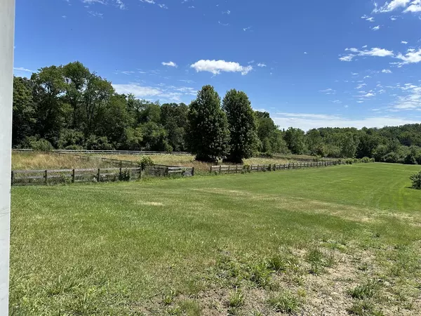 Woodstock, IL 60098,1104 S Valley Hill RD