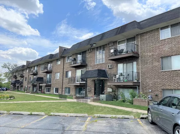 215 S Hale ST #3B,  Addison,  IL 60101